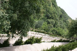 西安市蓝田县凤凰岭公墓园区环境图