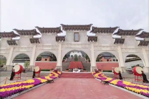 西安市灞桥区霸陵墓园园区牌坊图