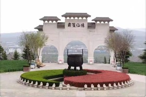 西安市灞桥区霸陵墓园大门图