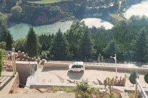 西安市灞桥区高桥墓园园区湖景图