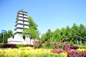 凤栖山人文纪念园景观图